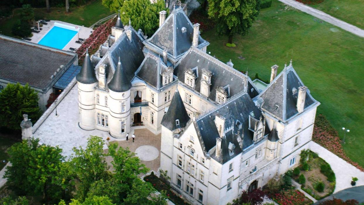 Chateau De Mirambeau - Relais & Chateaux Exterior foto