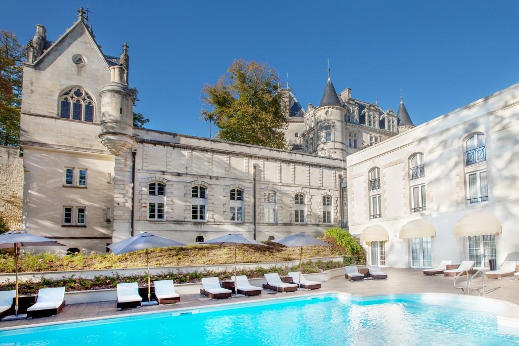 Chateau De Mirambeau - Relais & Chateaux Exterior foto