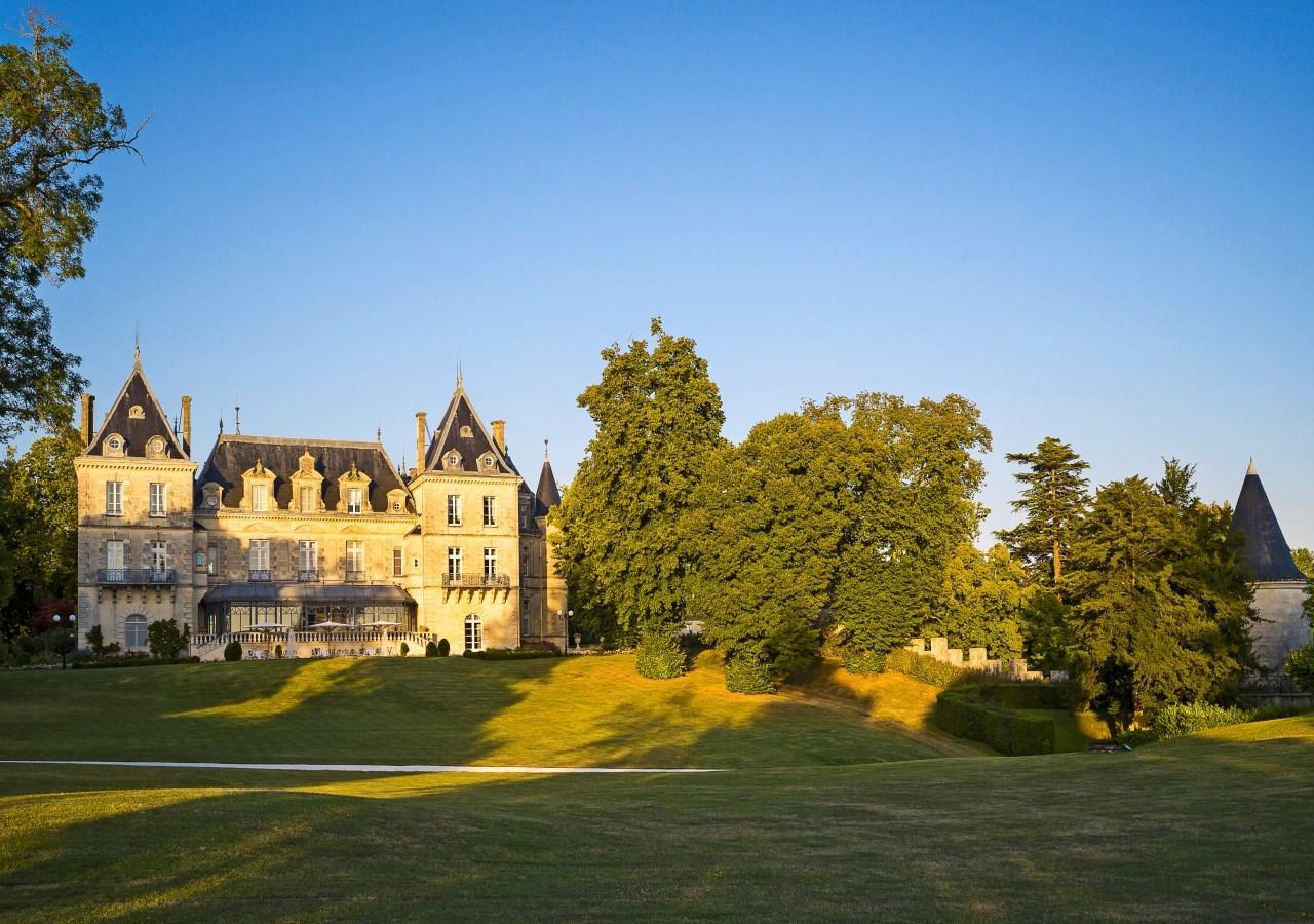 Chateau De Mirambeau - Relais & Chateaux Exterior foto