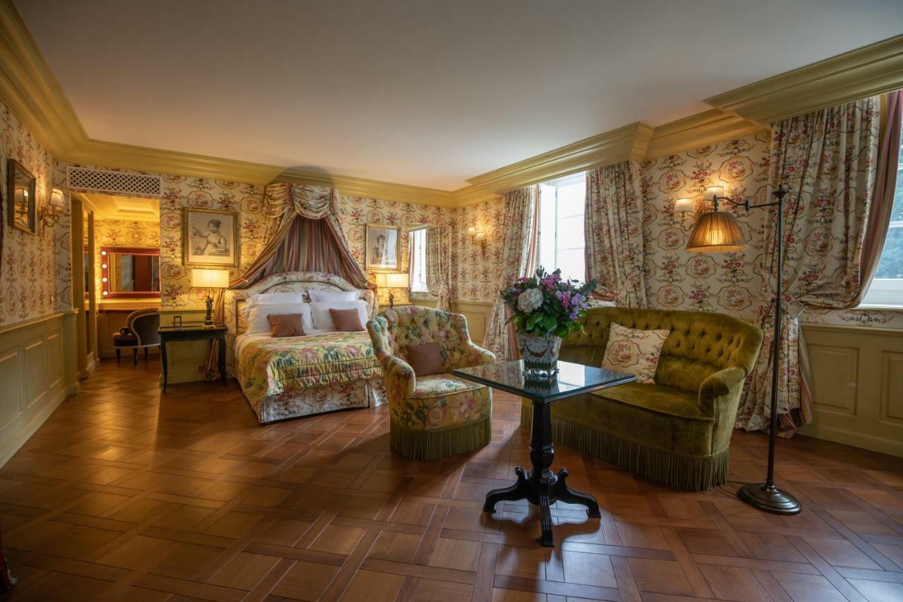 Chateau De Mirambeau - Relais & Chateaux Exterior foto